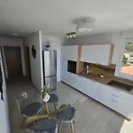 Paradise Luxury - - Omis Lägenhet *